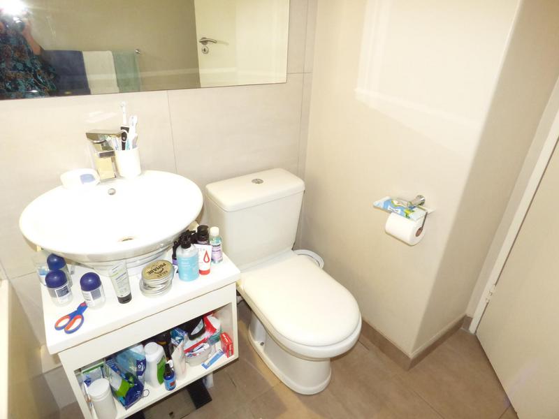 To Let 1 Bedroom Property for Rent in Sea Point Western Cape